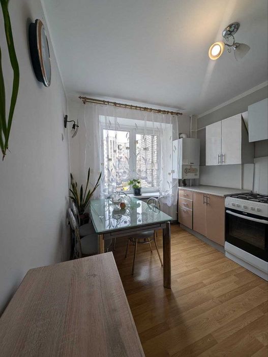 Продам 3-х кімнатну квартиру