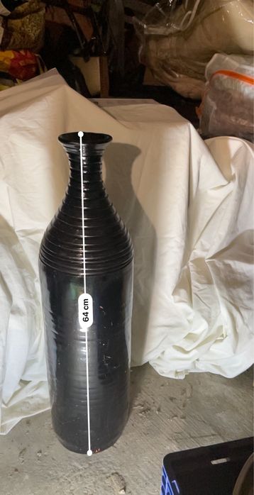 Jarrao preto com medidas