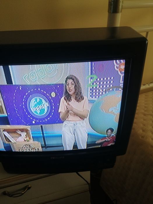 TV Philips 14 polegadas a  cores sem comando