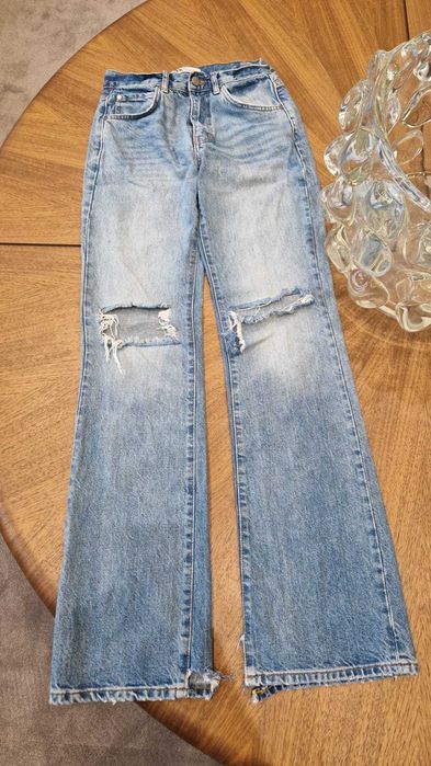 Продам прямі джинси Zara