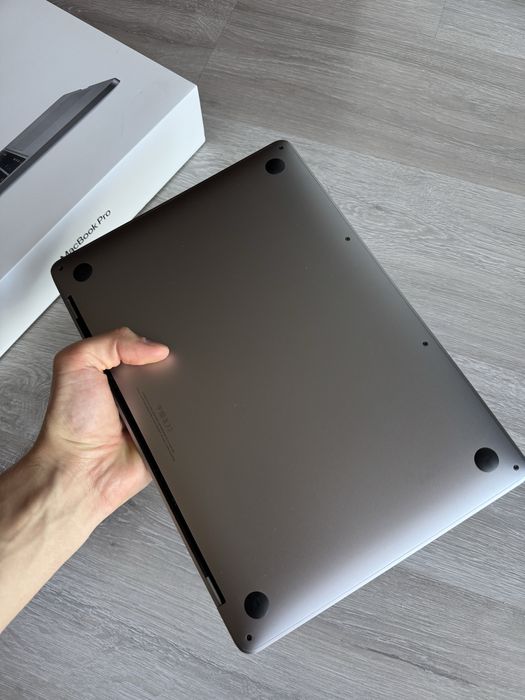 MacBook Pro 13 (2020) Touch Bar офіційний (повний компоект)