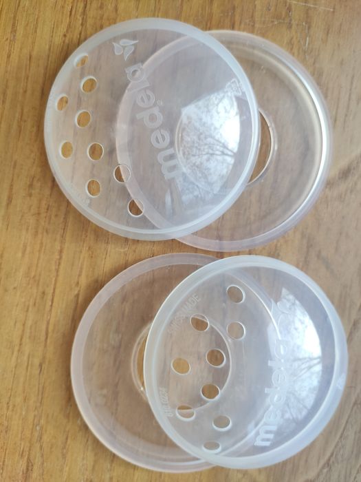 2unidades-protetores de mamilos MEDELA + 1caixa discos WELLS