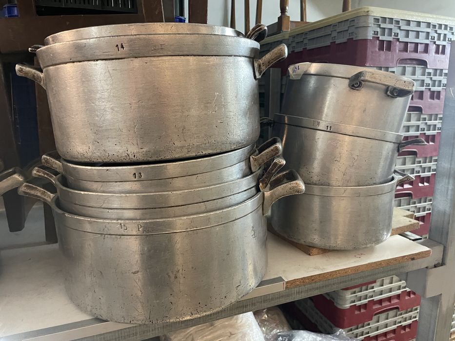 Tachos e panelas em aluminio fundido