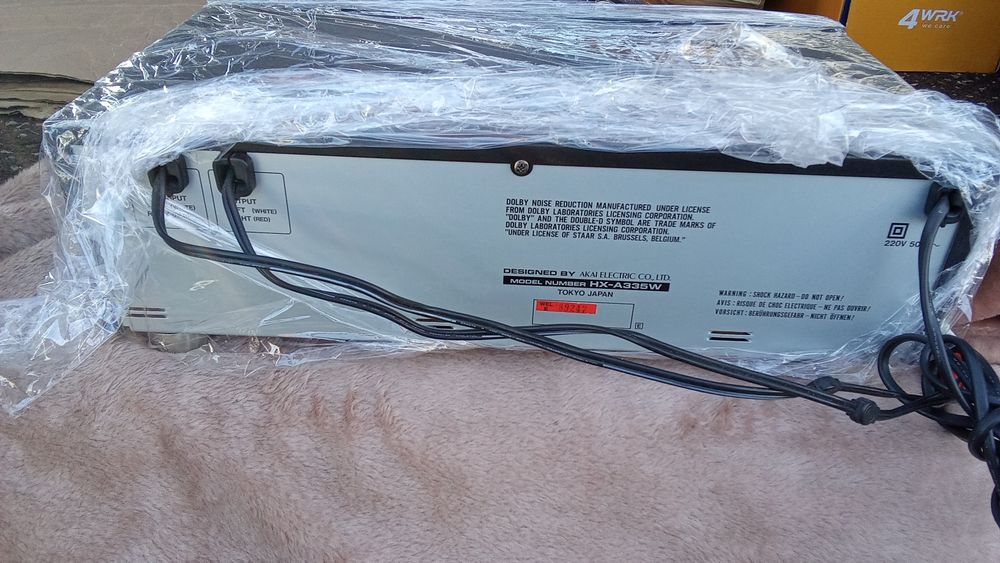 Magnetofon AKAI . HX - A335W
