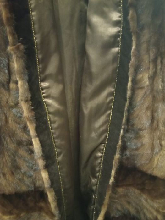 Futro z norek, greckie