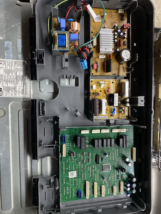 Czesci z lodowki elektronika model RS51K54F02C