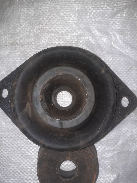 Продам подушки кріплення кабіни Камаз 5320.4310 но комплекти