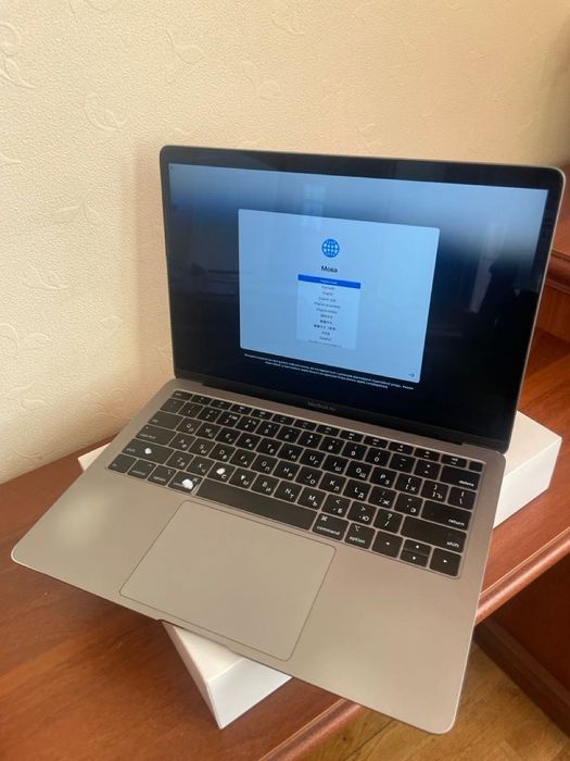 Apple MacBook Air 13" 2018, 8Gb/256Gb Space Gray