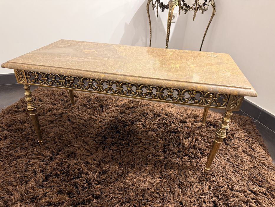 Mesa de centro em pedra de marmore