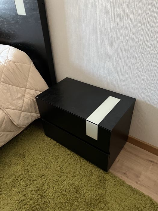 Cama e mesas conjunto