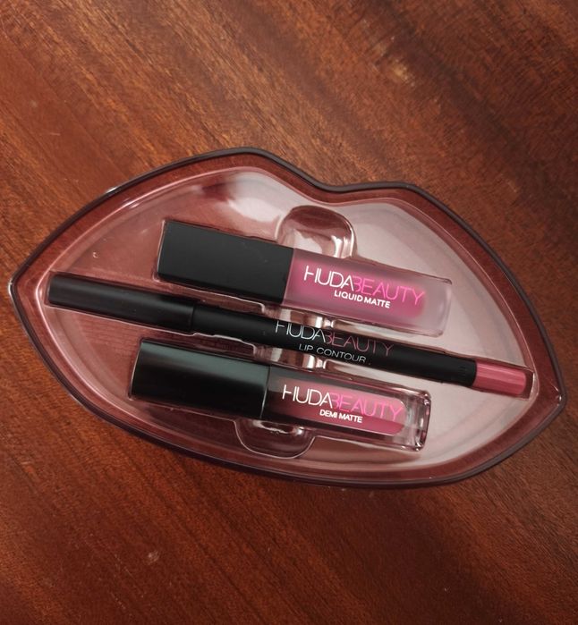 Kit de Lábios Huda Beauty Matte & Cream (Trio) – NOVO / ORIGINAL