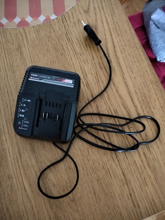 Rebarbadora com carregar e bateria