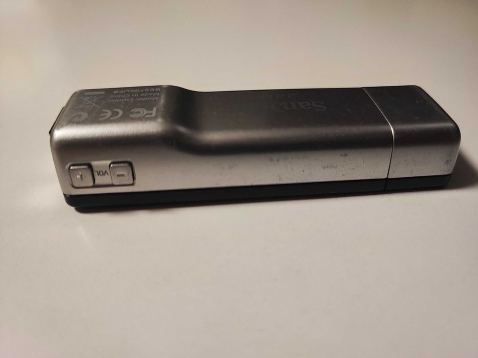 MP3-плеер SanDisk Sansa Express 2Gb+4Gb отличное состояние