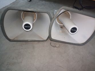 Amplificador 12/220 Volt + 2 autifalantes + 1 micro