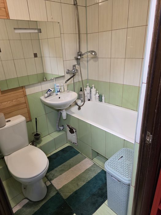 Продаж двокімнатної квартири, пр-т Леоніда Каденюка 9