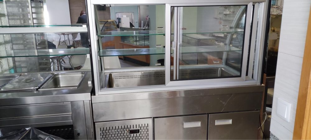 Bancada Self-service Banho-Maria e Vitrine refrigerad
