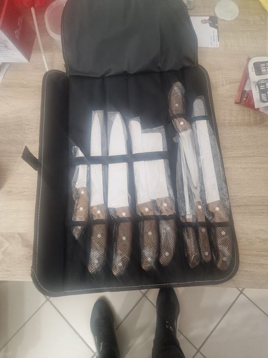 Estojo com conjunto de facas