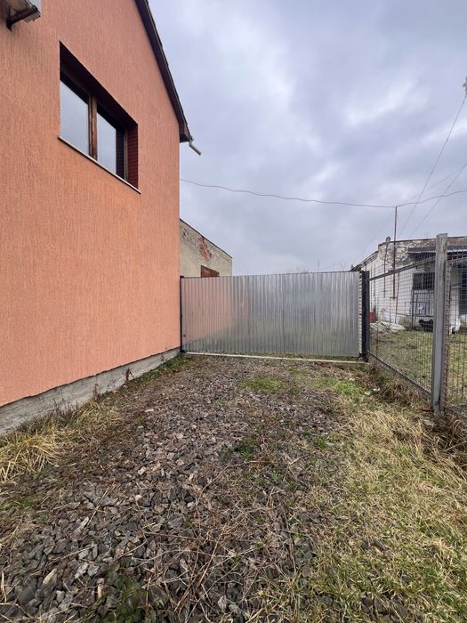 Продаж комплексу комерційних приміщень в центр частині м.Берегове