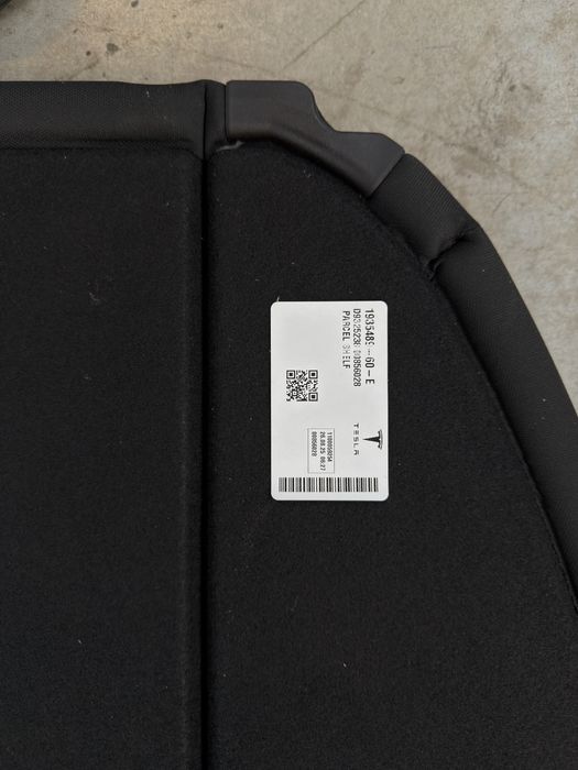 Полка шторка багажника на Tesla model Y JUNIPER