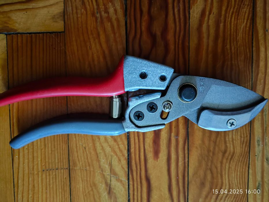 Секатори садові, з ковадлом Lowe 5.107 та AIRAJ-1025 - нові