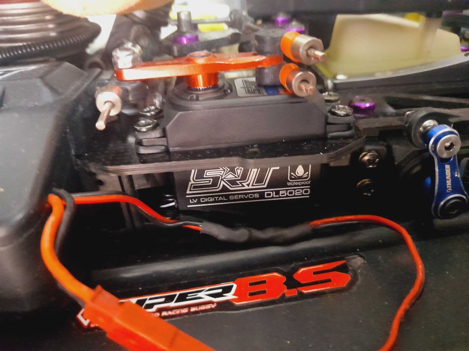 Carro telecomandado escala 1/8