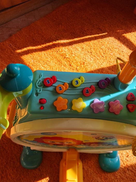 Brinquedos para criança ,torre grua , cavalinho chicco ,jogo diset ,bancada ferramentas, bateria interativa