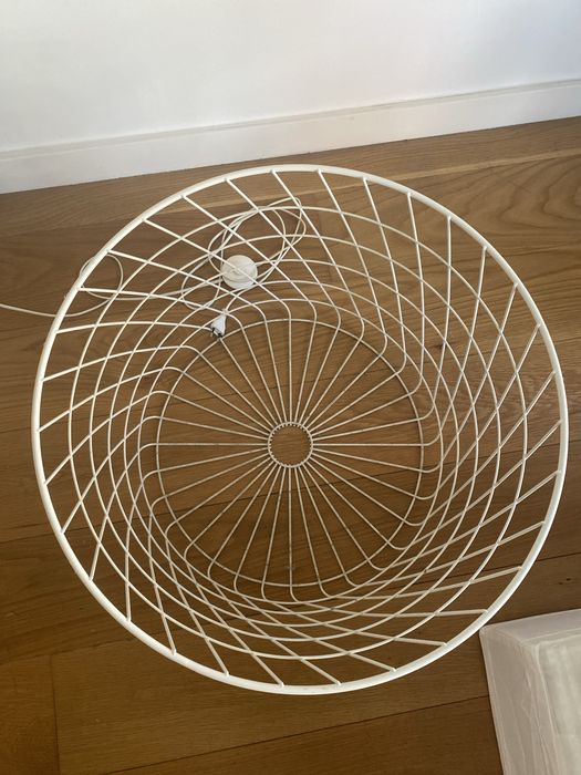 Mesa de arrumacão branca IKEA