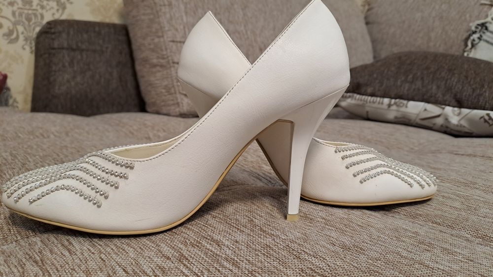 Весільні туфлі шкіряні