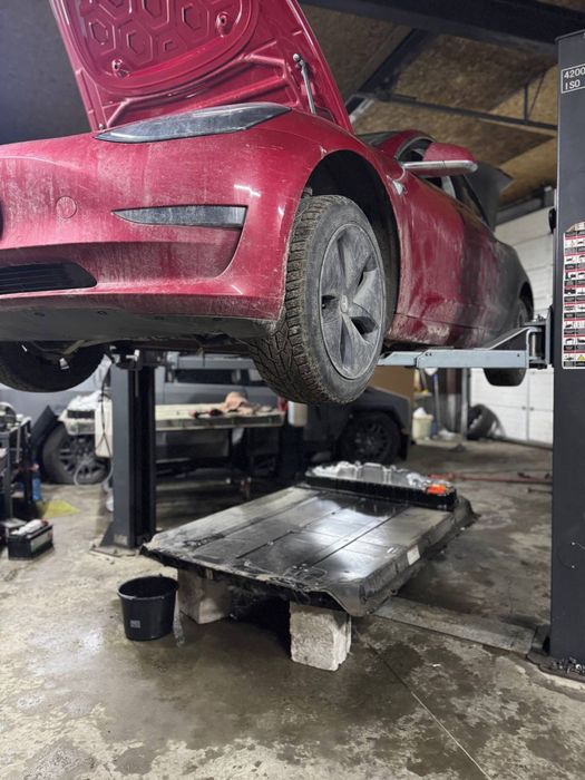 Тесла сервіс Програмні роботи Tesla service Cybertrykc Lucid «ключі»