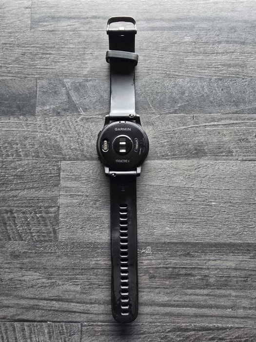 Zegarek Garmin Vivoactive 4 czarny