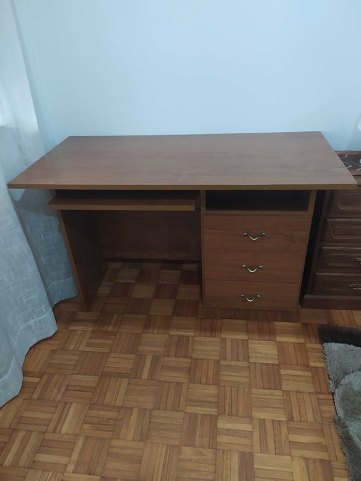 Secretária em madeira