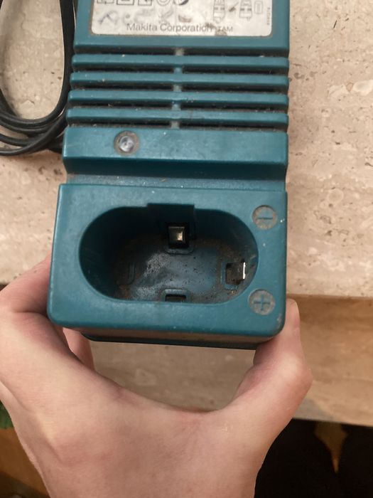 Ładowarka makita dc9700