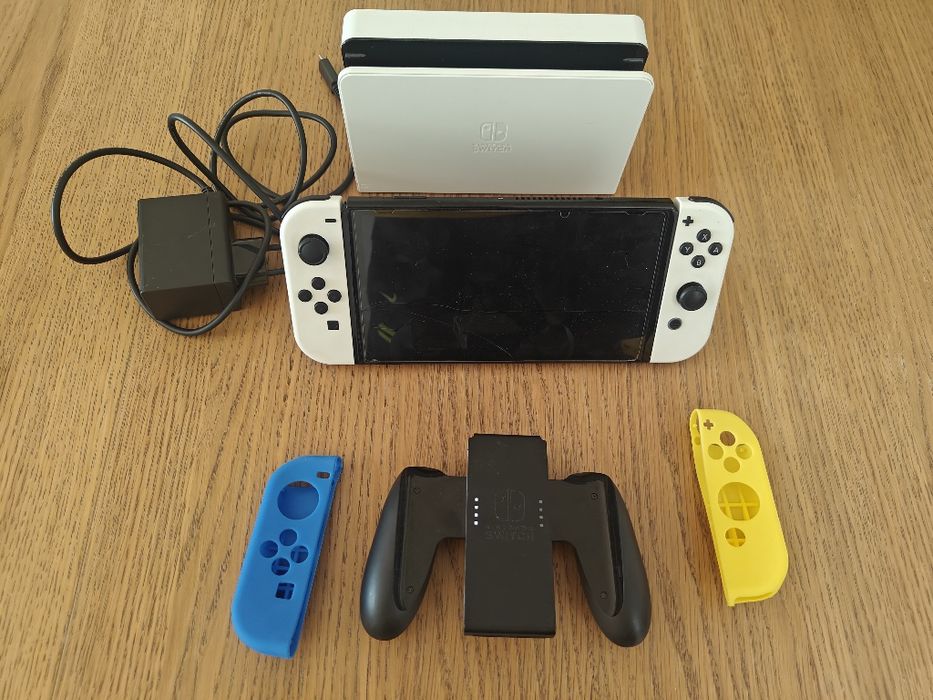 Nintendo Switch Oled+Ring Fit+3 jogos+extras