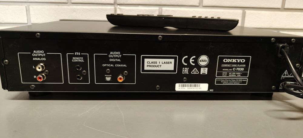 Odtwarzacz CD-MP3  ONKYO  C-7030 z pilotem
