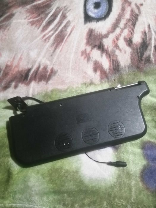 Продам авто двд коозырек