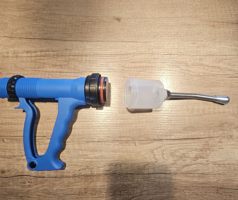 Drencher, drenczer, strzykawka do podawania leków