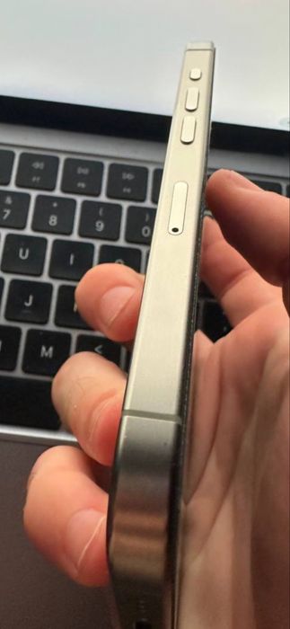 Sprzedam Iphone 15 pro 128 GB, 81%