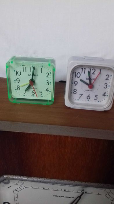 Часы. настенные маятниковые с боем.будильники. наручные.