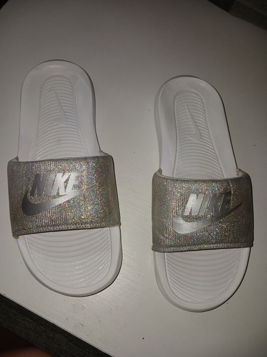 Шльопанці Nike,Puma фірмові