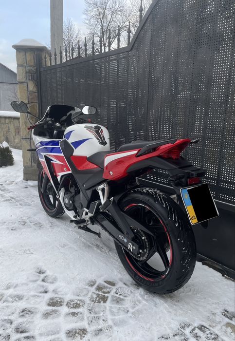 Honda cbr300r 2015 year