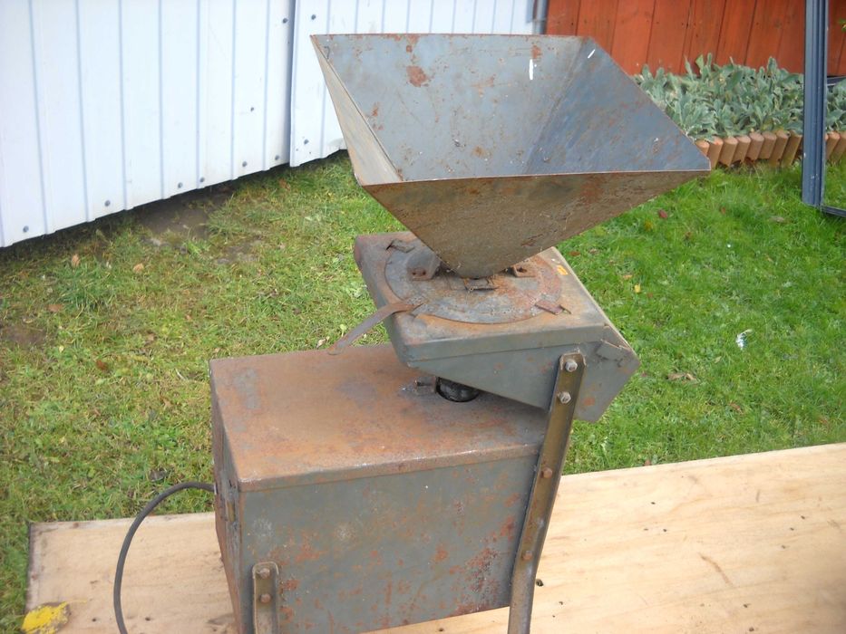 Szatkownica kapusty, Śrutownik