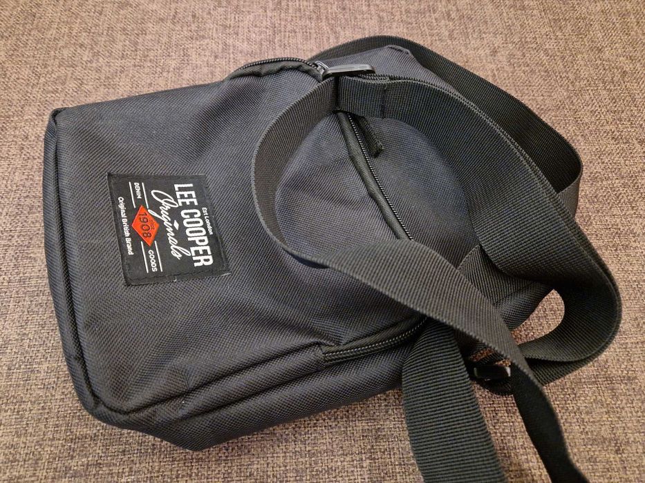 Saszetka nerka Lee Cooper czarna