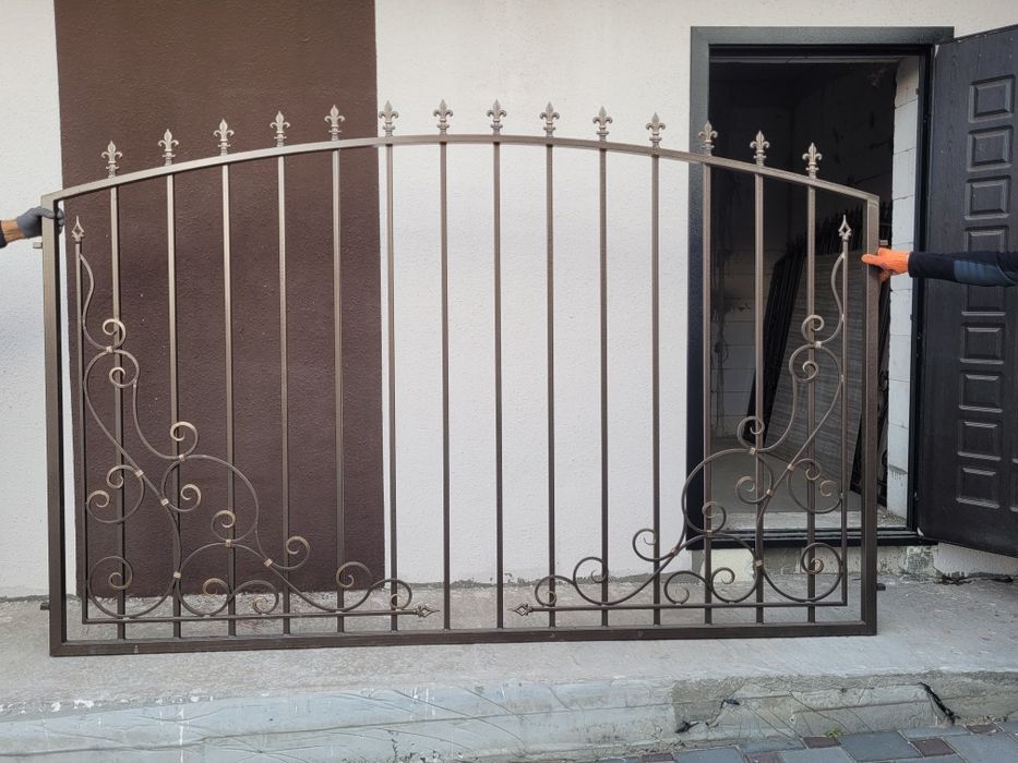 Продам секції забору , нові .