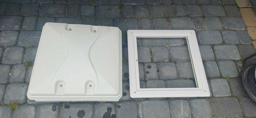 Okno dachowe 40/40 przyczepa kempingowa kamper