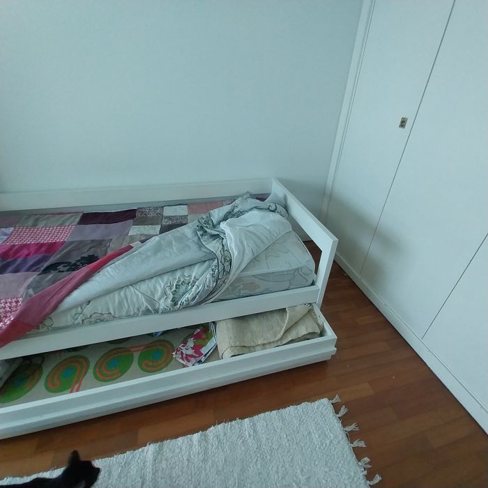 Cama dupla de solteiro