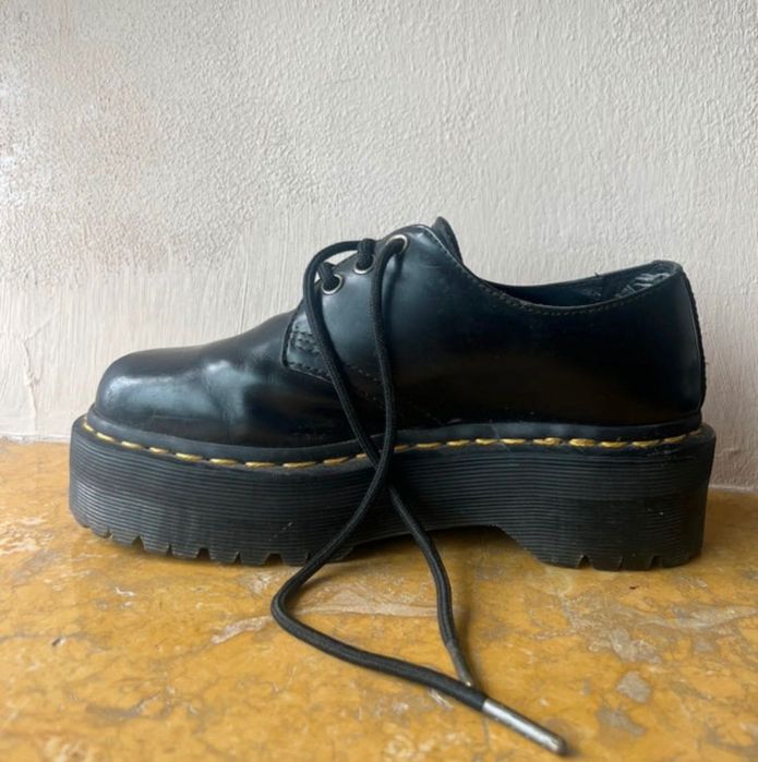 Dr. Martens plataforma quase novas