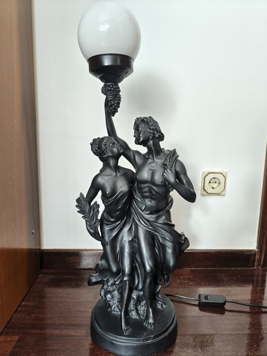 Candeeiro de pé com 67 cm