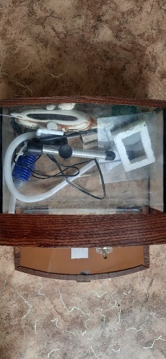 Продаю аквариум домашний 25л.