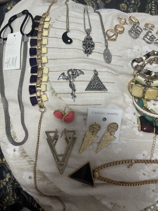 Бижутерия , украшения. Серьги, Кольца , Браслеты, ожерелья, цепочки.