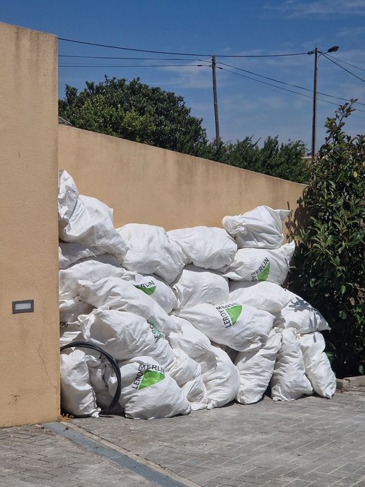 600 sacos de entulho